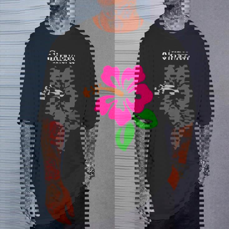 南国沖縄島パラダイス ハイビスカス アートイラスト Tシャツ 彼への贈り物