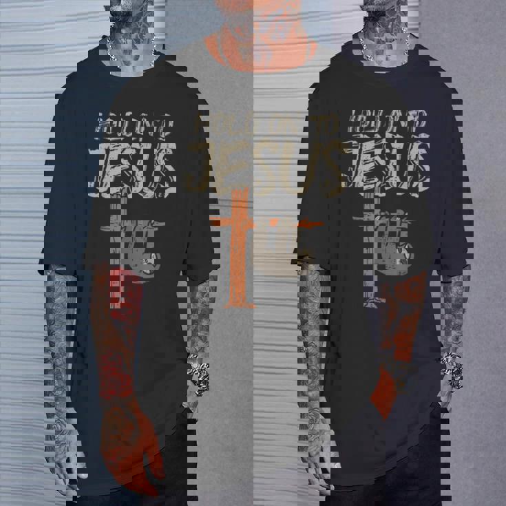 吊り下げナマケモノ ホールド オン イエス 神 クリスチャン メンズ レディース キッズ Tシャツ 彼への贈り物