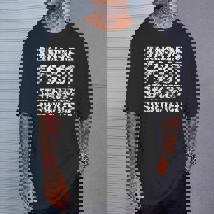 外反母趾足手術サバイバー Tシャツ 彼への贈り物