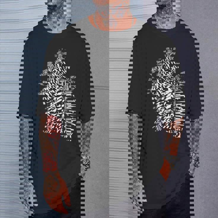 完璧な人体解剖学-心臓のデザインの一部 Tシャツ 彼への贈り物