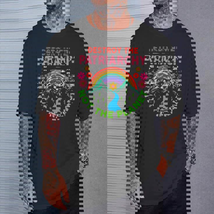 家父長制を破壊するのは地球ではない フェミニストへの贈り物 フェミニズム Tシャツ 彼への贈り物