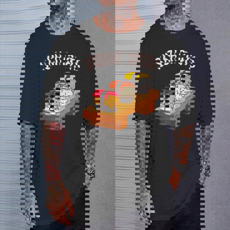 寿司猫 まぐろ 酒たまご Tシャツ 彼への贈り物