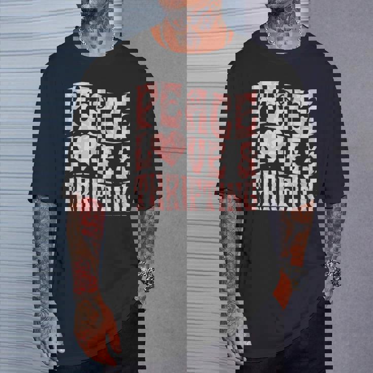 平和の愛と倹約心と平和のシンボル。 Tシャツ 彼への贈り物
