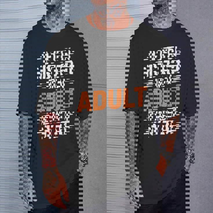 年齢のせいでよく大人と間違われる Tシャツ 彼への贈り物