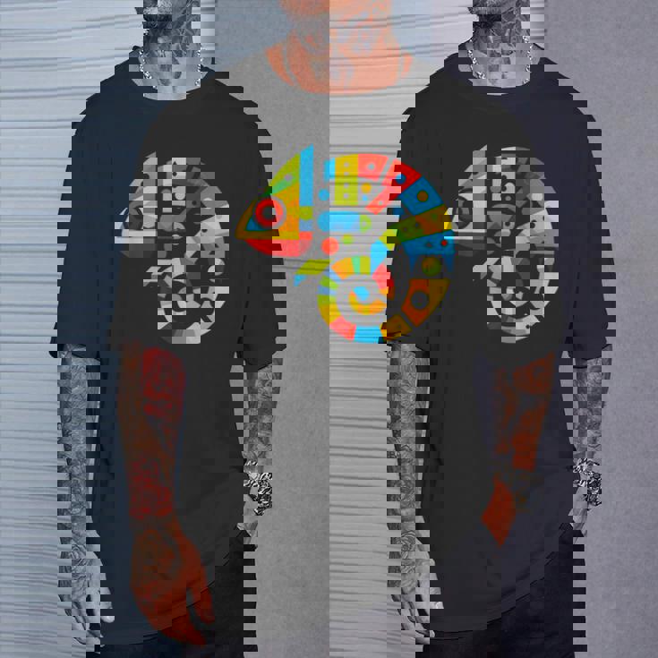 幾何学的ミニマリズム イラスト カメレオン 爬虫類 Tシャツ 彼への贈り物