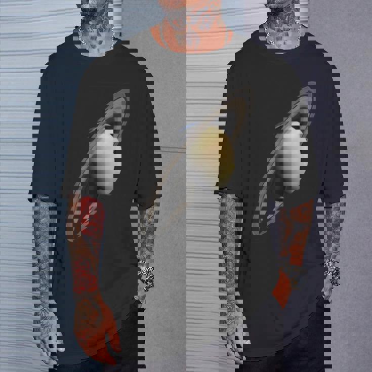 惑星 土星 太陽系 惑星 天文学 科学 Tシャツ 彼への贈り物