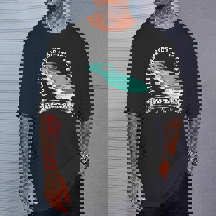 新幹線 新幹線 お土産 はやぶさ E5 漢字 Tシャツ 彼への贈り物