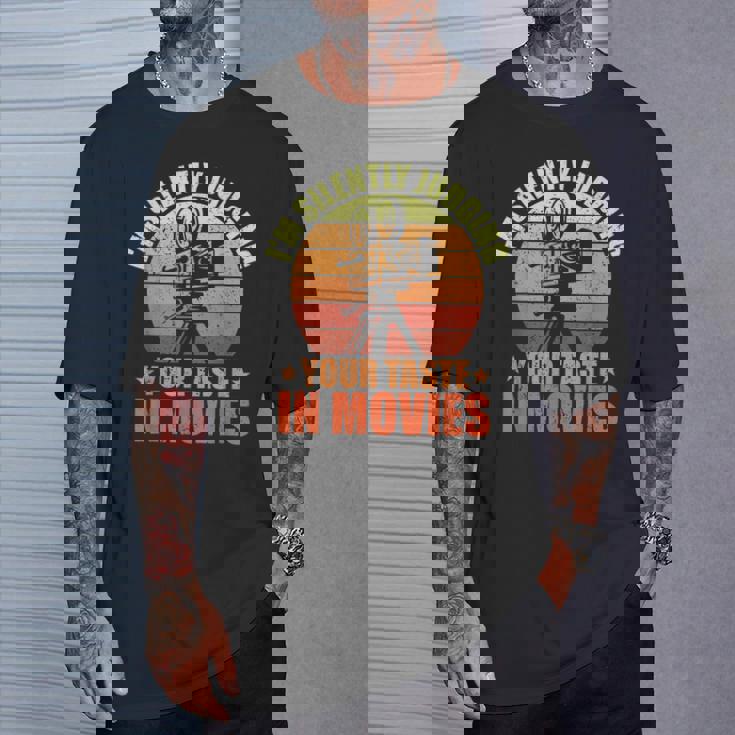 映画で味を判断する 映画ファン 映画 シネマ Tシャツ 彼への贈り物