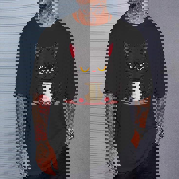 朝が嫌いなコーヒーと可愛い黒猫 Tシャツ 彼への贈り物