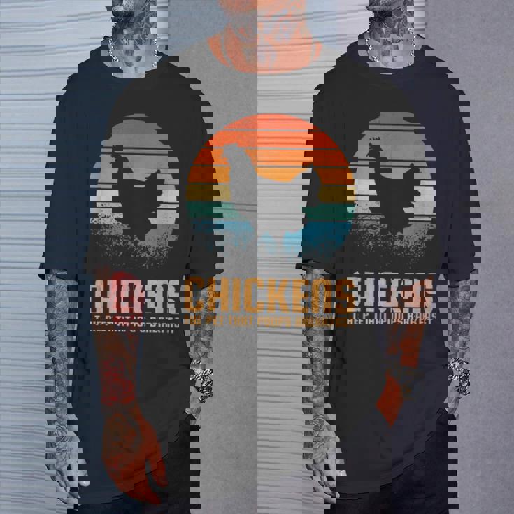 朝ごはんを食べるペット、ニワトリ Tシャツ 彼への贈り物