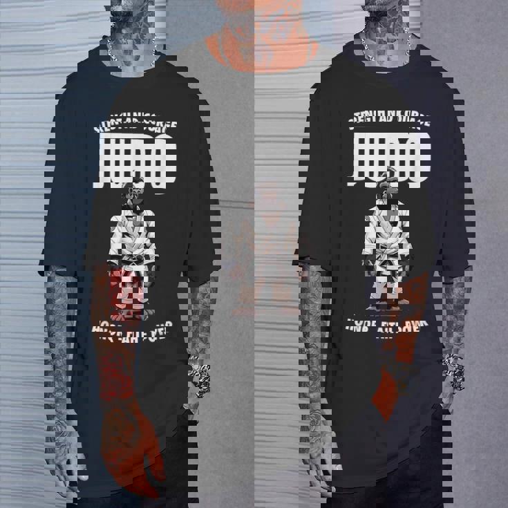 柔道ゴリラ かわいい日本の柔道家 Tシャツ 彼への贈り物