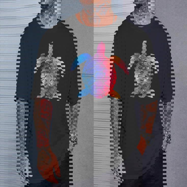 水彩画のようなウミガメのシルエット Tシャツ 彼への贈り物