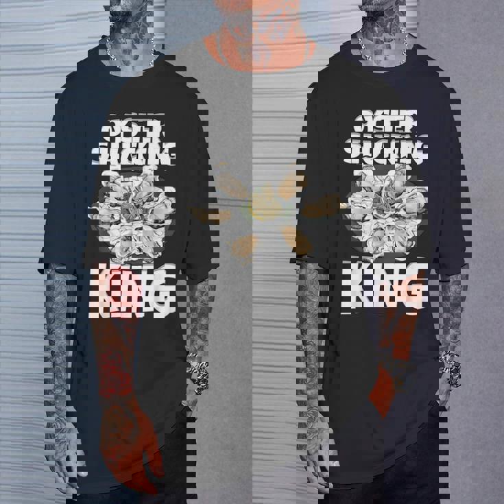牡蠣を喰わせる王の牡蠣 Tシャツ 彼への贈り物