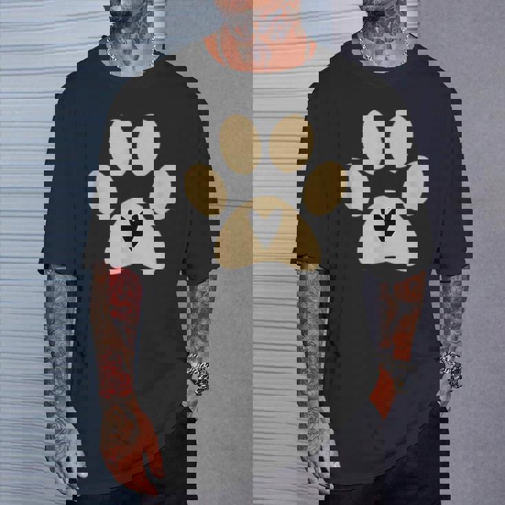 猫や犬の愛好家のための足付きハート Tシャツ 彼への贈り物