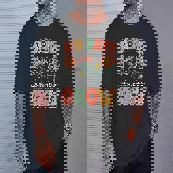 生徒たちの成長を見守る100日 学校教師の100日 Tシャツ 彼への贈り物