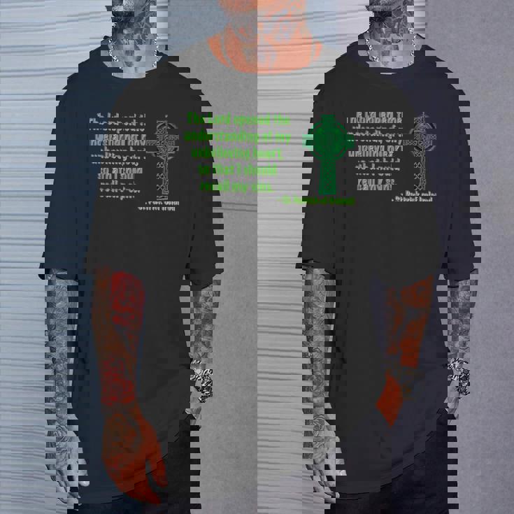 私の信じられない心の理解 聖パトリック Tシャツ 彼への贈り物