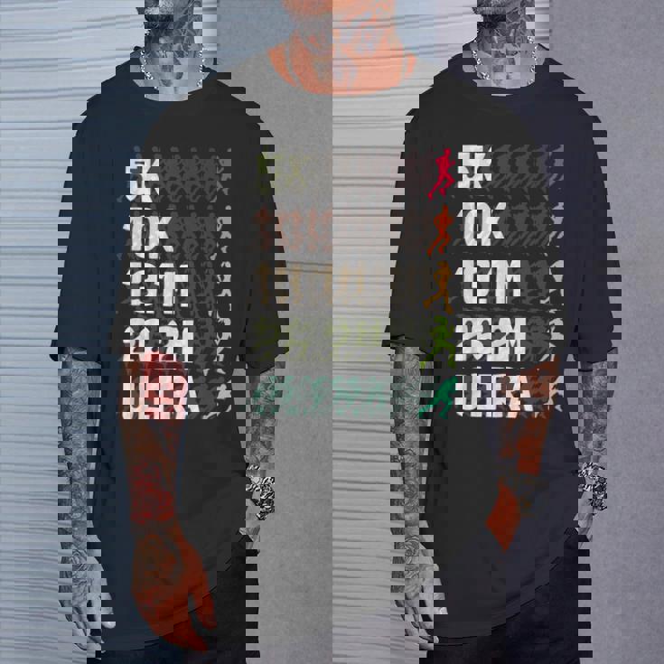 究極のウルトラマラソンランナーランニングスポーツランナーランニング Tシャツ 彼への贈り物