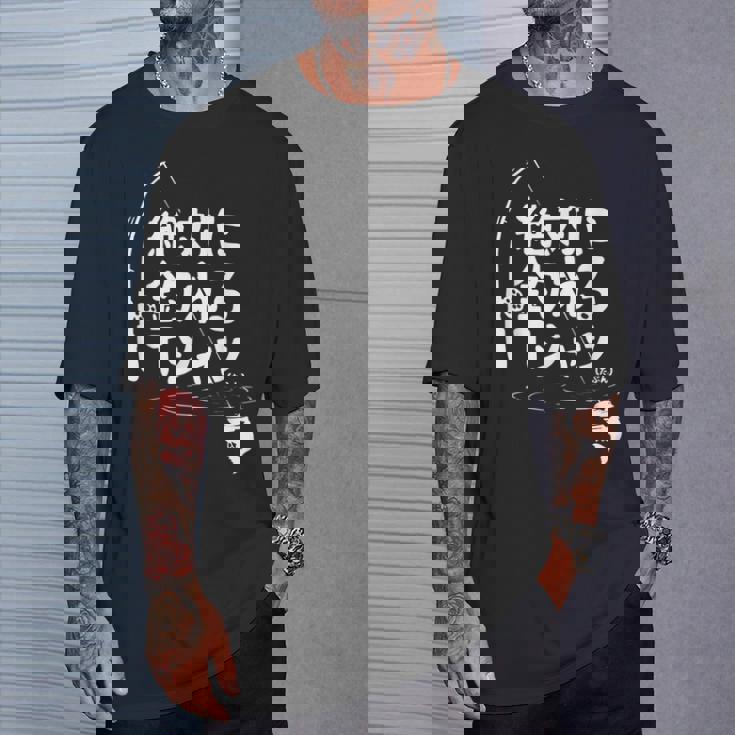 絶対に釣れる 願掛け ゲン担ぎ 釣り好き 川釣り 海釣り 趣味 おもしろ ネタ 趣味釣り 釣り Tシャツ 彼への贈り物