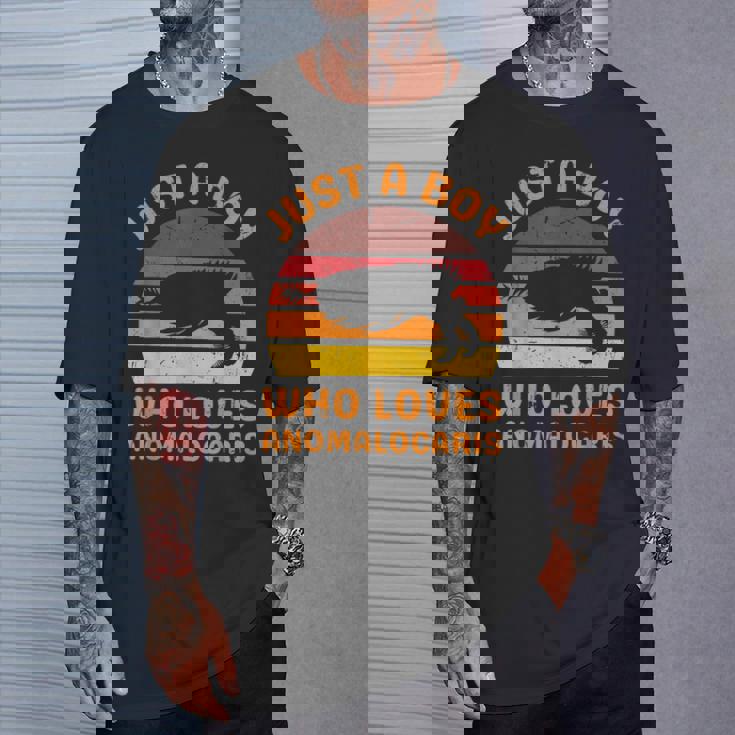 絶滅した節足動物アノマロカリスが大好きなただの少年 Tシャツ 彼への贈り物