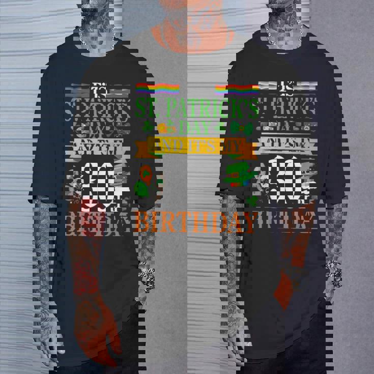 聖パトリックの日と私の30歳の誕生日 30歳 Tシャツ 彼への贈り物