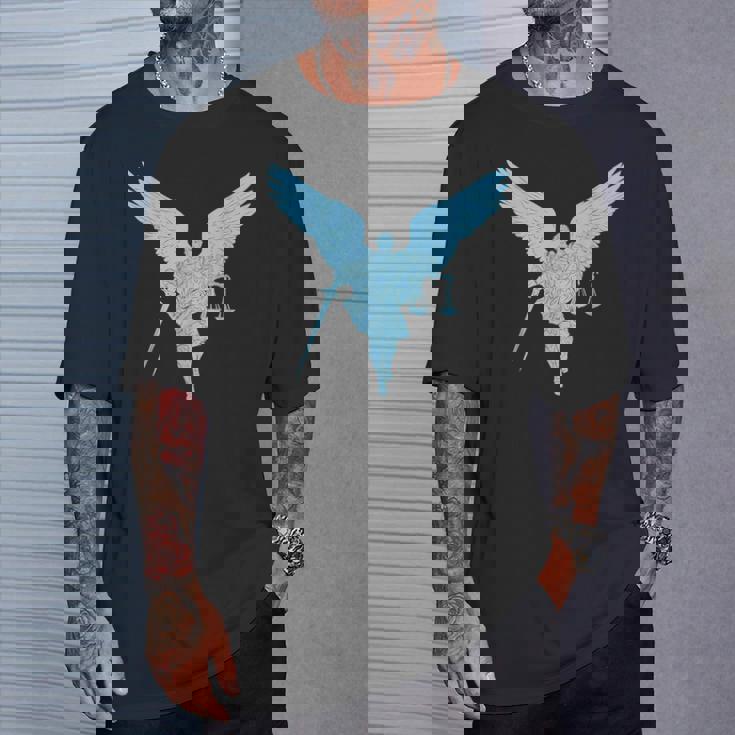 聖ミカエル正義の大天使戦士。キリスト教の信仰 Tシャツ 彼への贈り物