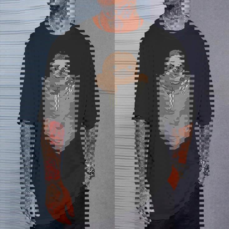 胸ポケットのナマケモノ 面白いナマケモノ Tシャツ 彼への贈り物