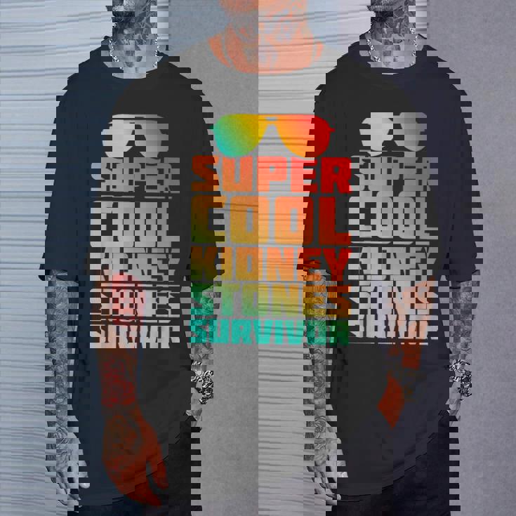 腎臓結石 尿路結石症 サバイバー 回復 よく ユーモア Tシャツ 彼への贈り物