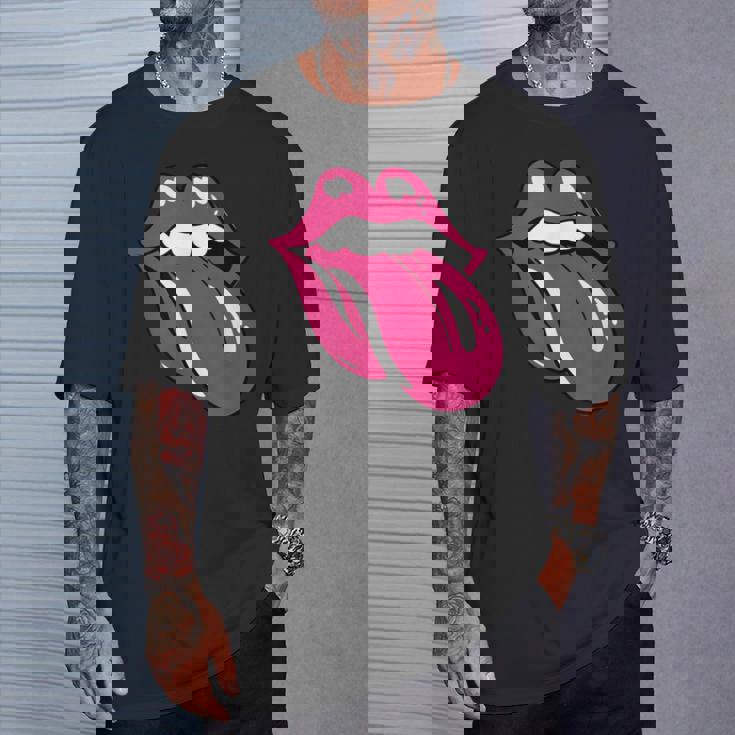 舌を広げた唇 Tシャツ 彼への贈り物