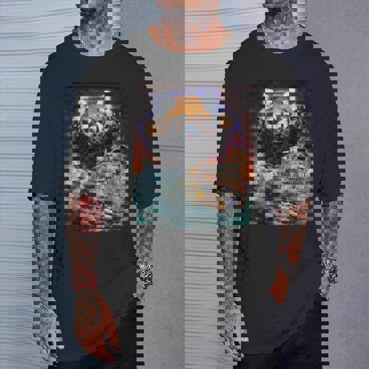 船を襲う レッサーパンダ 海 雷 嵐 Tシャツ 彼への贈り物