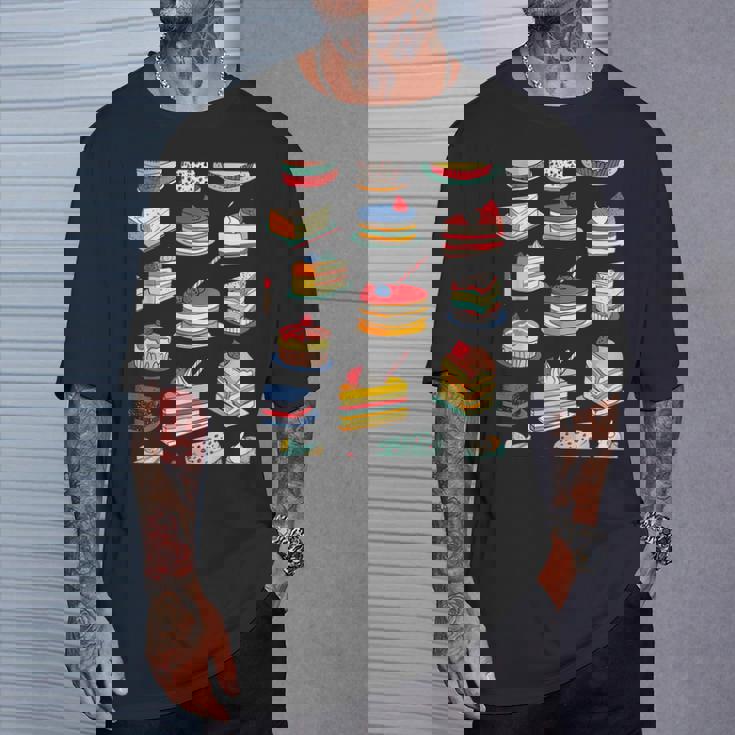 色鮮やかなケーキ柄 フーディー向け Tシャツ 彼への贈り物