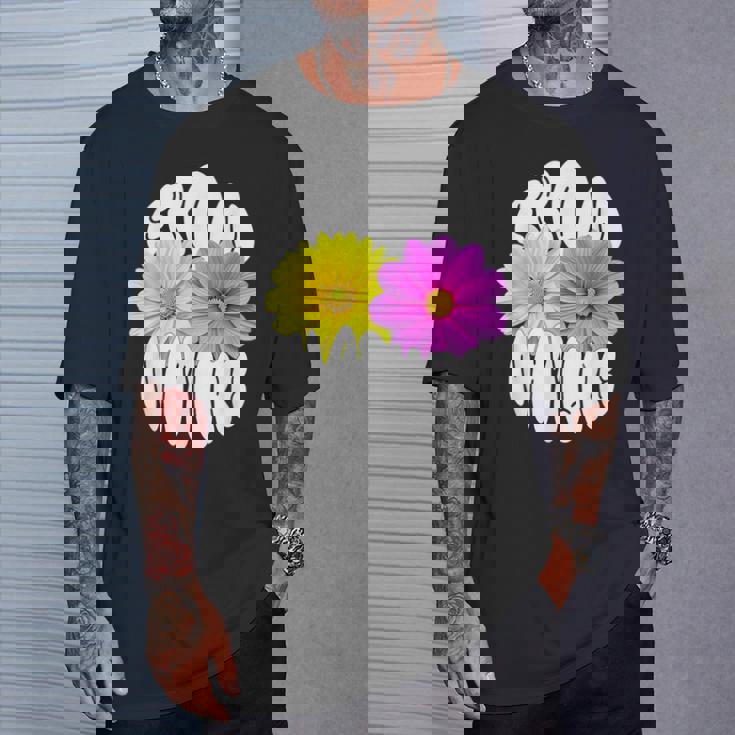 花 可愛い 自然からの贈り物 From Natre Tシャツ 彼への贈り物