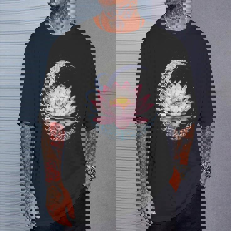 蓮の花 ヨガ 形而上学 Tシャツ 彼への贈り物