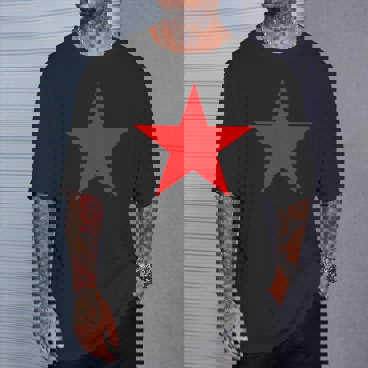 複数のカラーにレッドスター。 Tシャツ 彼への贈り物