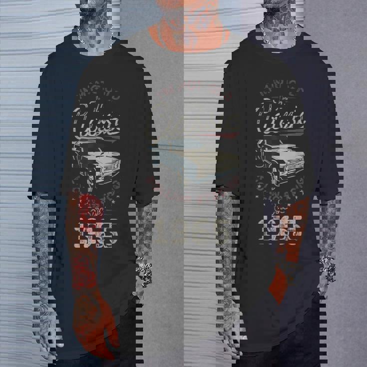 誕生日 1965年生まれ 60歳 クラシックカー Tシャツ 彼への贈り物