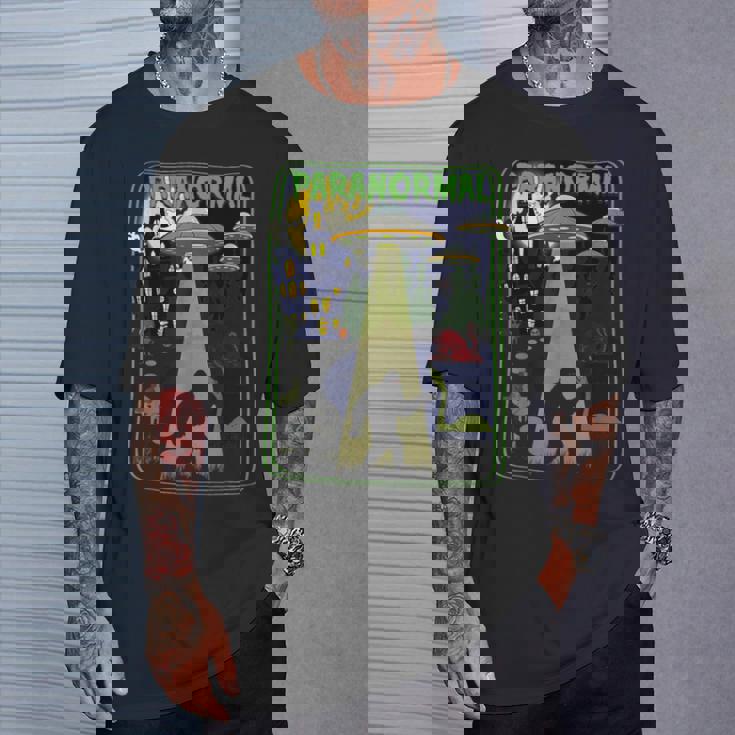 超常現象 ビッグフット ネス湖 Mothman Aliens Cryptid Tシャツ 彼への贈り物