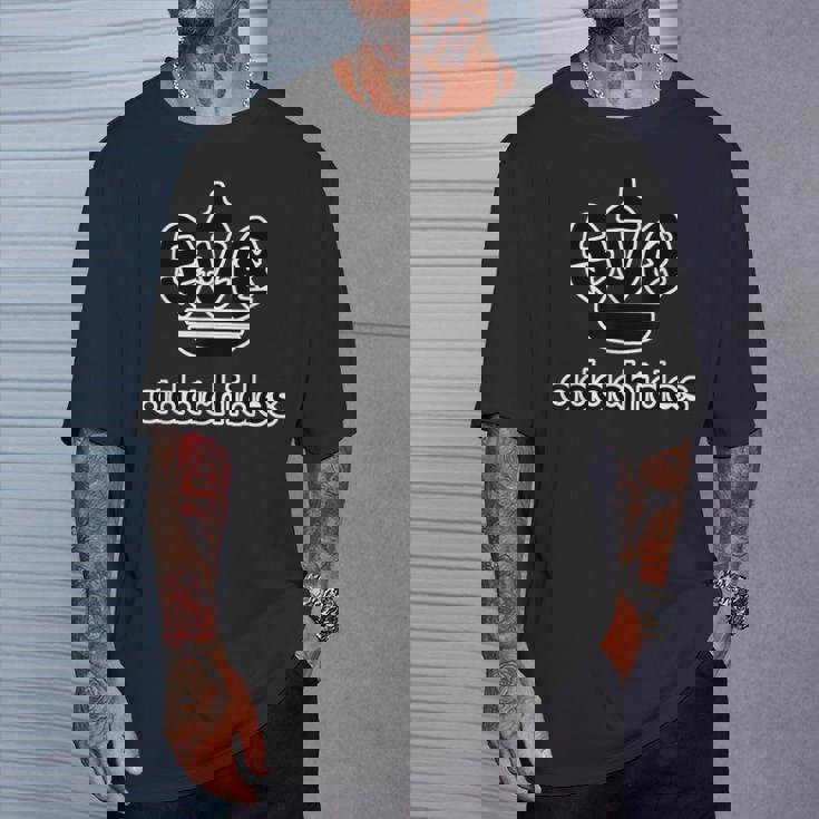 足立です Adachides《23区》足立区 パロディ ブランド【ロゴ ブラック 黒】ジモティ 地元愛 面白 Tシャツ 彼への贈り物