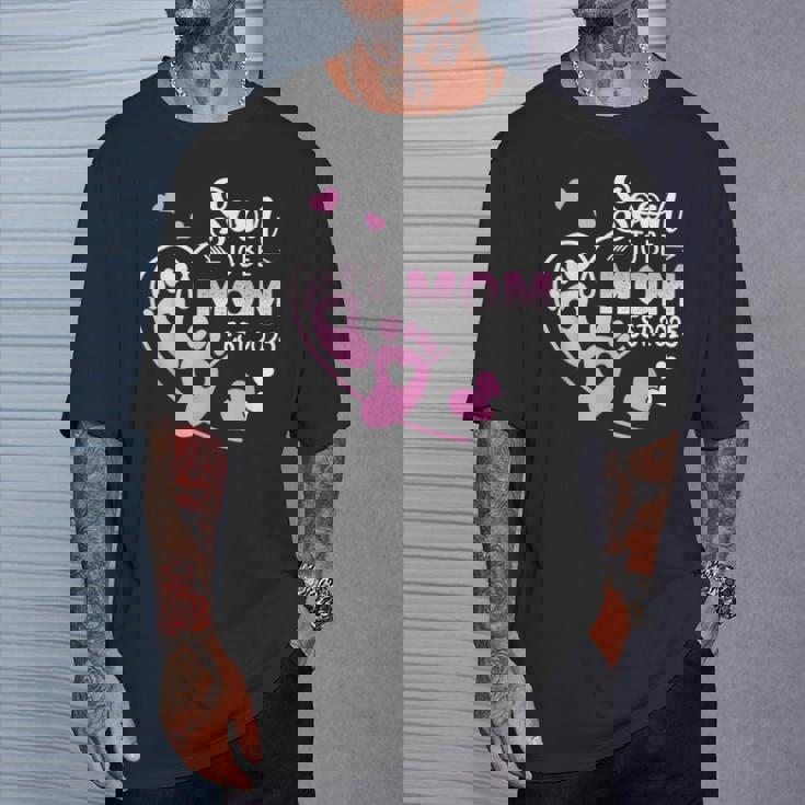 近日公開 2025Oon To Be Mom Est 2025 Tシャツ 彼への贈り物