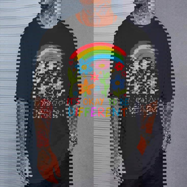 違う虹の花でも大丈夫 Tシャツ 彼への贈り物