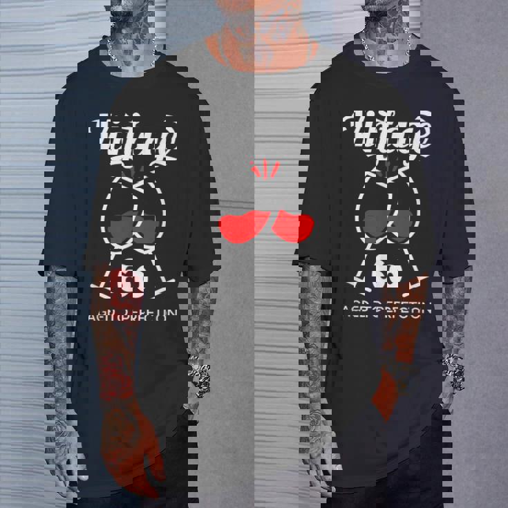 還暦祝い ワイン好き 酒好き 父 母 男性 女性 60歳お祝いintage Aged To Perfection Tシャツ 彼への贈り物