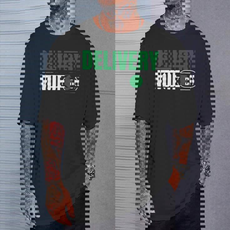 配送モードオンデリバリードライバー Tシャツ 彼への贈り物