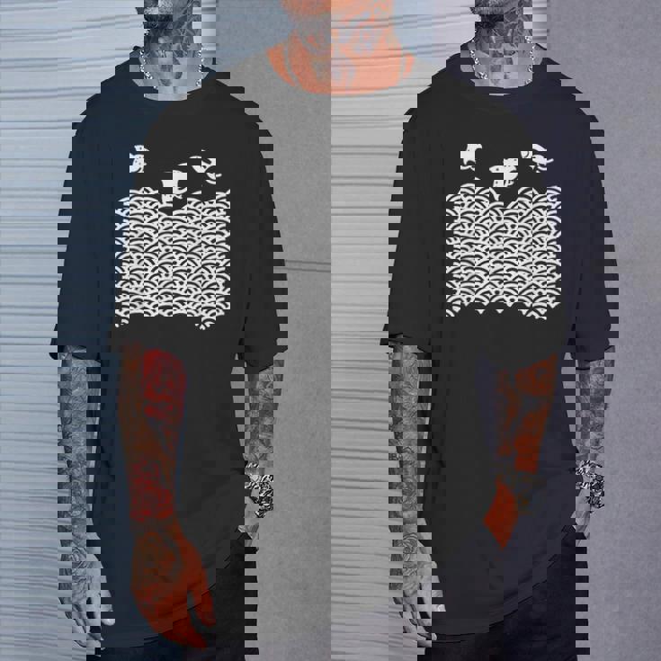 青海波文様 浜千鳥 ロケット 日本の夏 和柄 波 海 ビーチ 鳥 おもしろ 幾何学模様 伝統柄 オリジナル Tシャツ 彼への贈り物