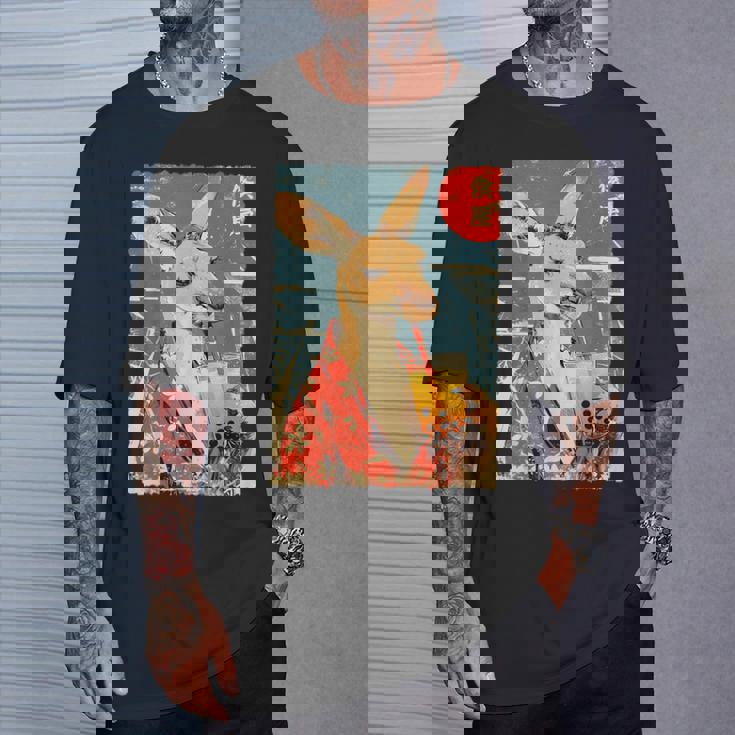 面白い バブル ボバ ティー かわいい 日本人 かわいい アニメ カンガルー。 Tシャツ 彼への贈り物