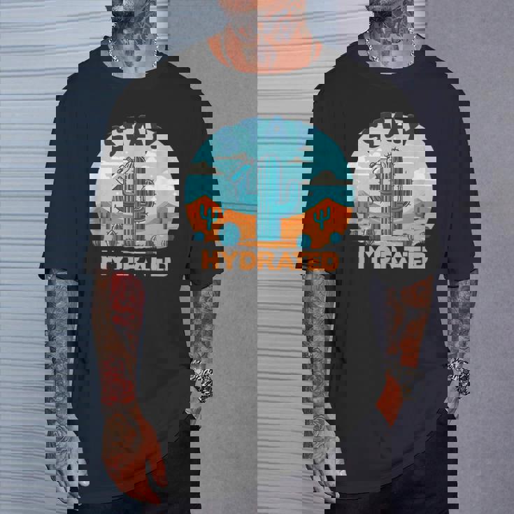 面白いサボテンの水やり-水分補給 Tシャツ 彼への贈り物