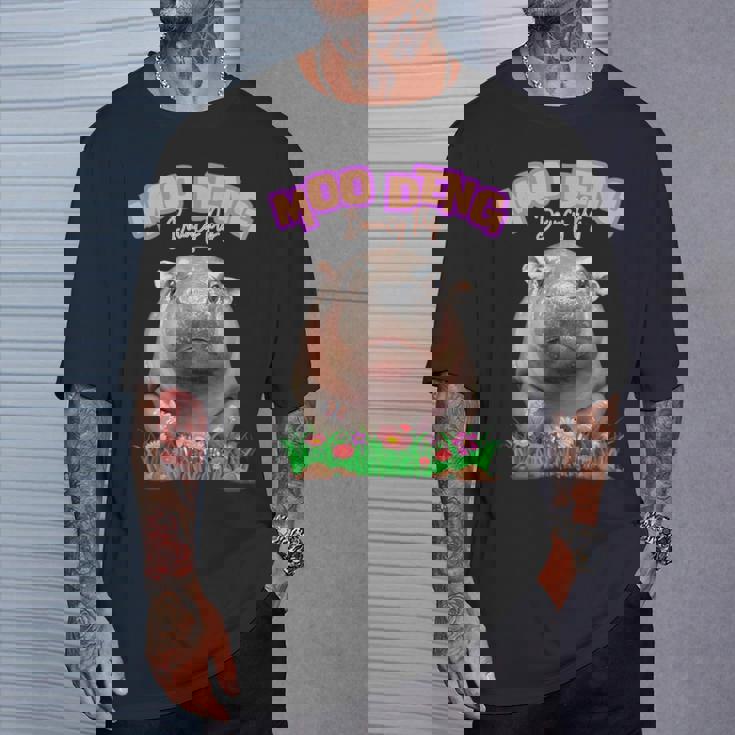 面白いムーデンかわいい赤ちゃんの有名なピグミーカバ Tシャツ 彼への贈り物