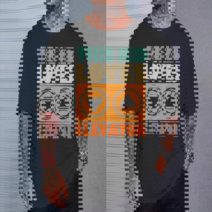 面白い引用エレベーター This Kid Loves Elevator Elevator Loves Elevator Tシャツ 彼への贈り物