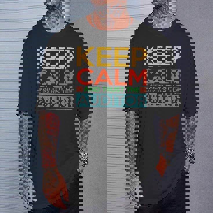 面白い監査人 Tシャツ 彼への贈り物