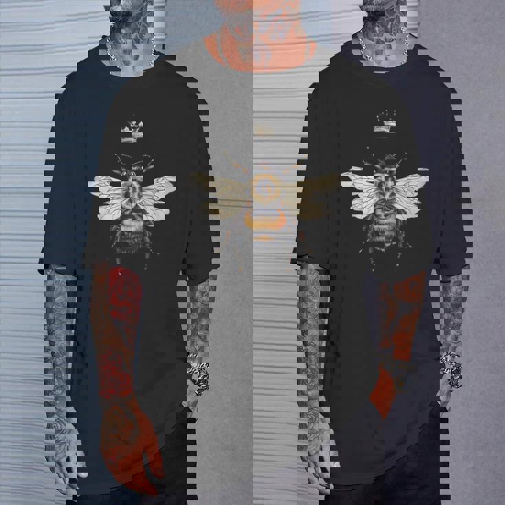 養蜂愛好家のためのモダンなフレンチ女王蜂。 Tシャツ 彼への贈り物