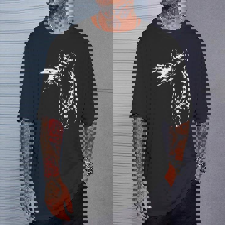 馬好きのためのエレガントな馬のシルエットのグラフィックアートデザイン。 Tシャツ 彼への贈り物