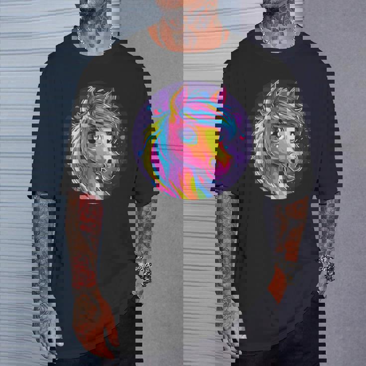 鮮やかな虹色の馬の魔法の夢 Tシャツ 彼への贈り物