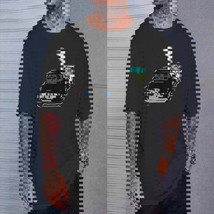 黒塗りの高級車よりも怖い無車検の軽自動車 Tシャツ 彼への贈り物